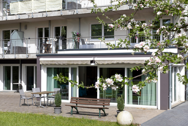 Terrasse des Tagwerks in Bramfeld mit Garten