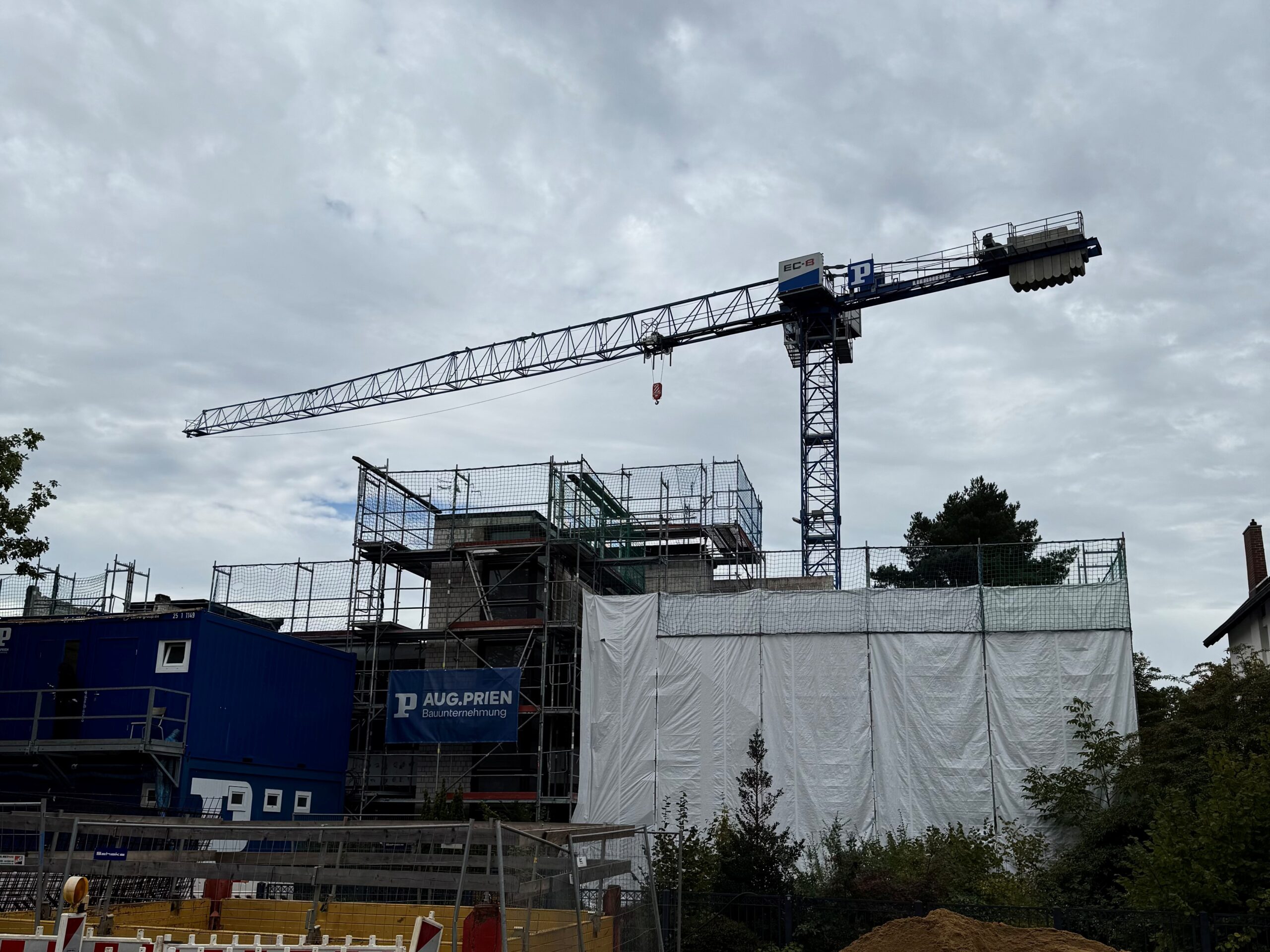 Kran Baustelle Haus Alstertal